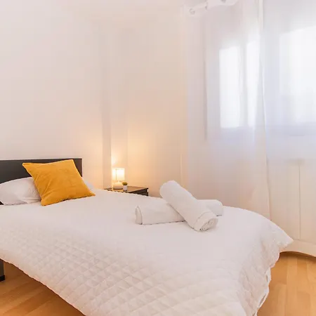 Cozy Apartment & Free Parking In Sabinanigo Exterior photo